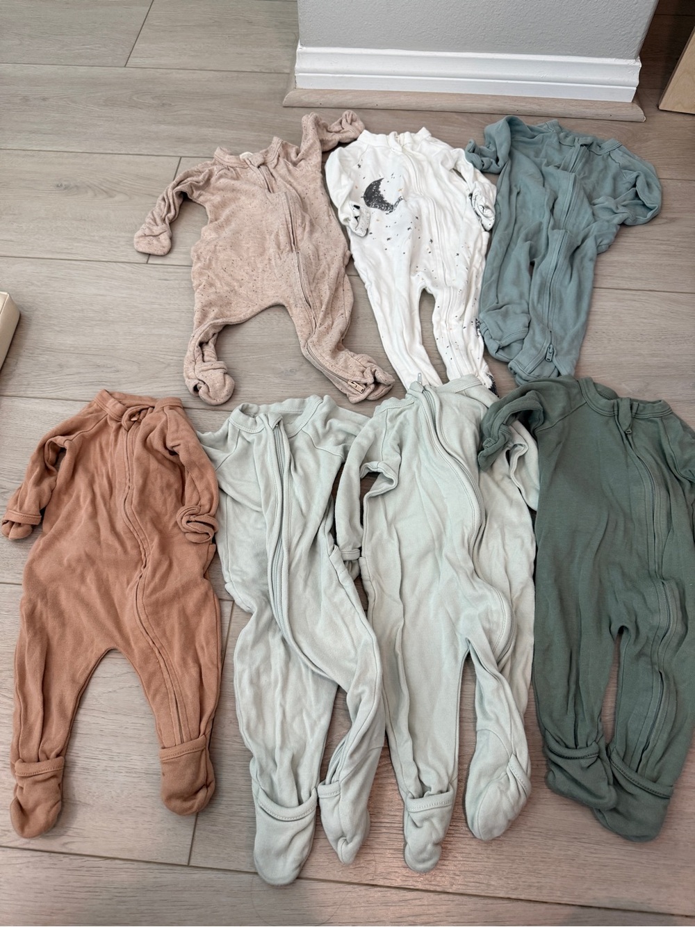 Goumi footies Neutral-Toned Footed Baby One-Piece Sleepsuit Pack